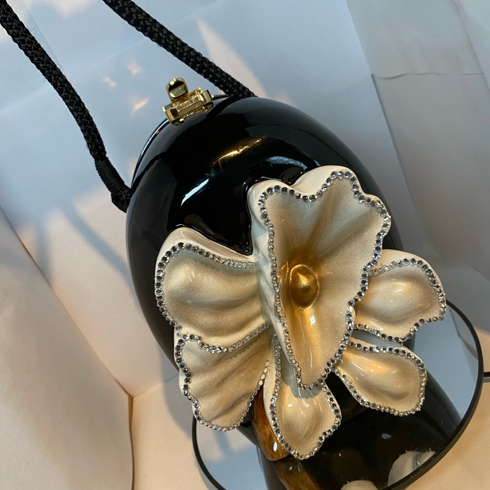 Elegant Black and Gold Floral Clutch